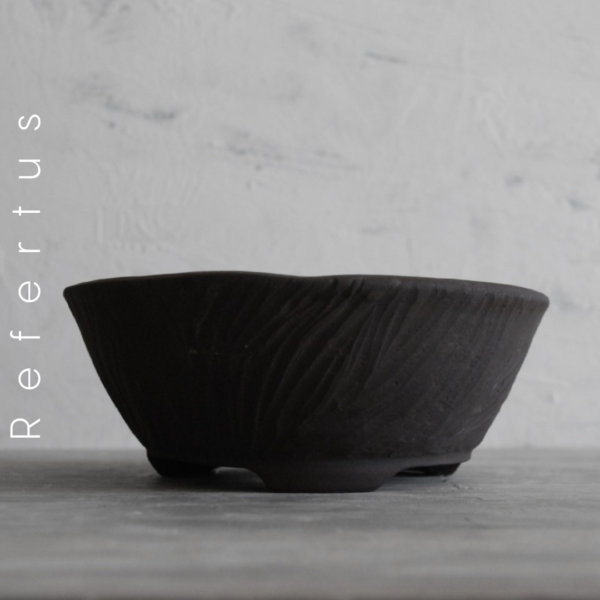 Refertus - maceta de bonsái negra tallada